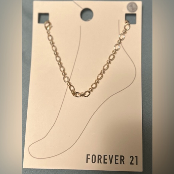 Forever 21 Jewelry - Forever 21 Gold-Tone Chain Anklet